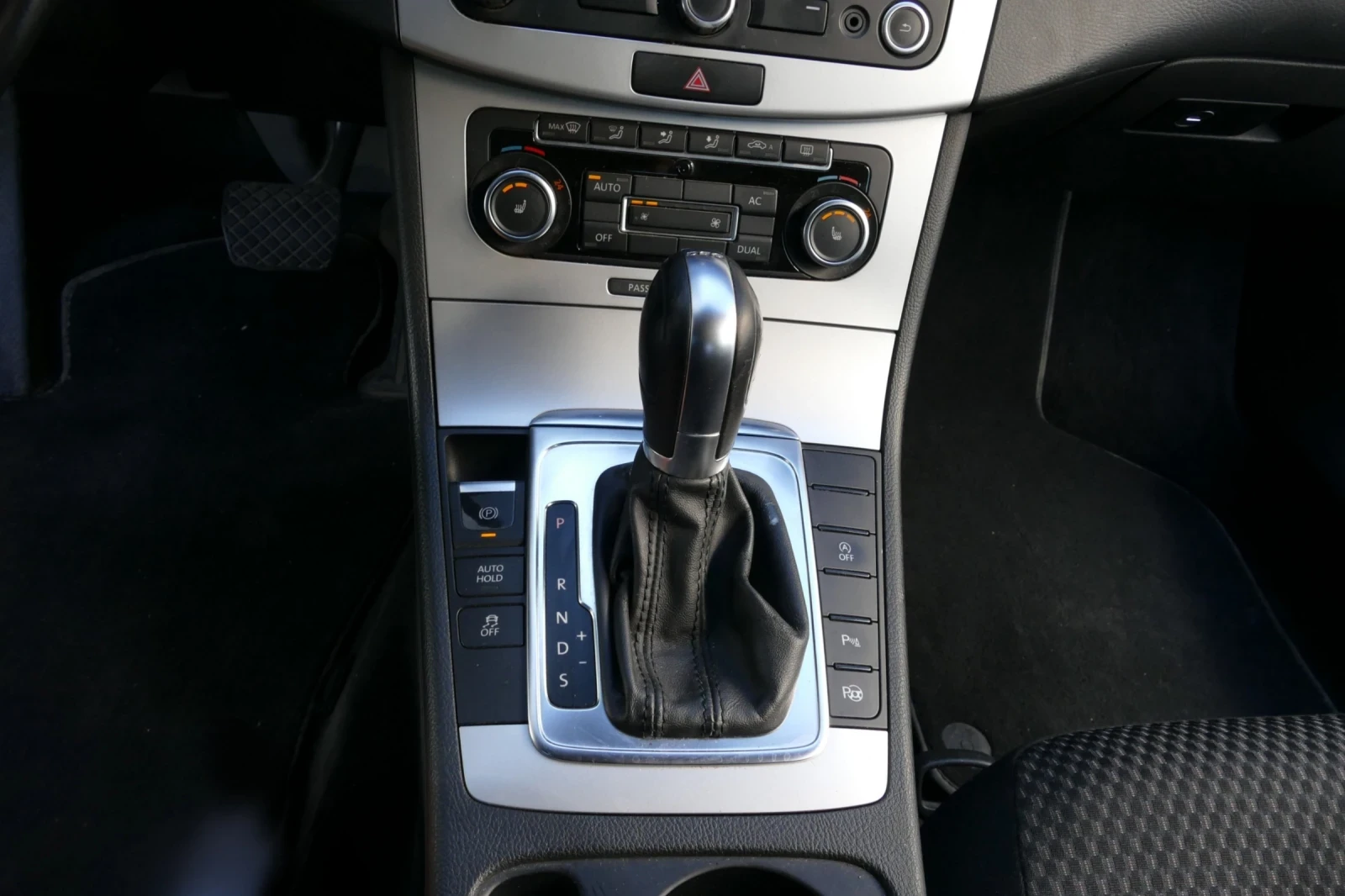VW Passat 2.0d   , снимка 16 - Автомобили и джипове - 56594323