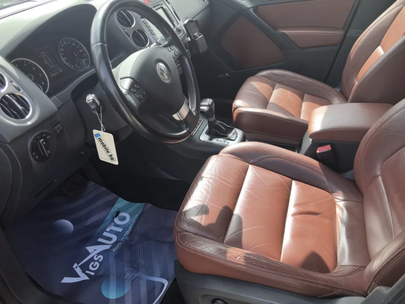 VW Tiguan 2.0 i 4x4 TSI, снимка 4 - Автомобили и джипове - 52799876