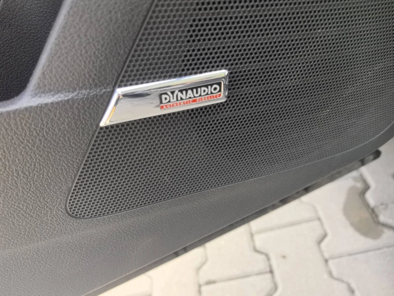 VW Tiguan 2.0 i 4x4 TSI, снимка 5 - Автомобили и джипове - 52799876