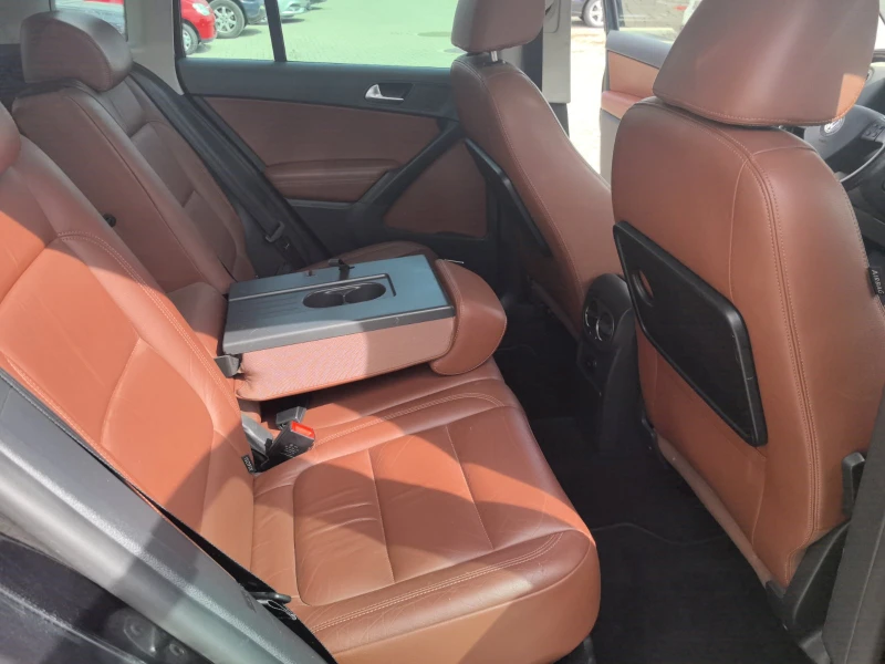 VW Tiguan 2.0 i 4x4 TSI, снимка 7 - Автомобили и джипове - 52799876
