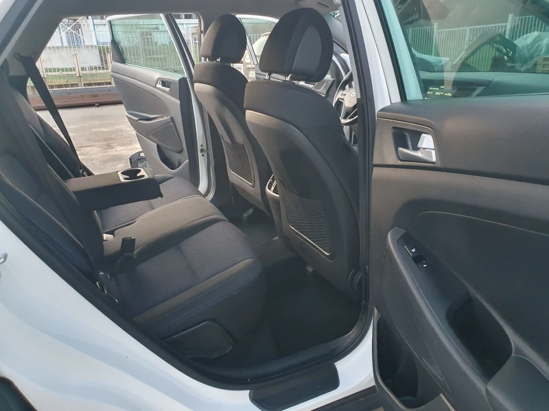 Hyundai Tucson 4х4 , снимка 14 - Автомобили и джипове - 52726120