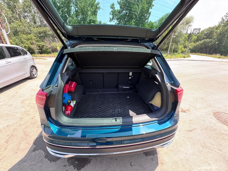 VW Tiguan Elegance 1.5 tsi / Лизинг / Гаражен, снимка 7 - Автомобили и джипове - 52957350