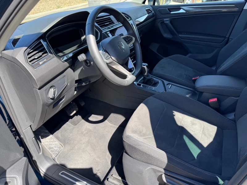 VW Tiguan Elegance 1.5 tsi / Лизинг / Гаражен, снимка 9 - Автомобили и джипове - 52957350