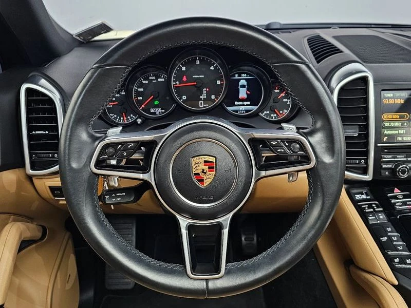 Porsche Cayenne 3.0 Diesel| 245к.с.| ВКЛ.ТЕХНОТЕСТ, снимка 13 - Автомобили и джипове - 55197707