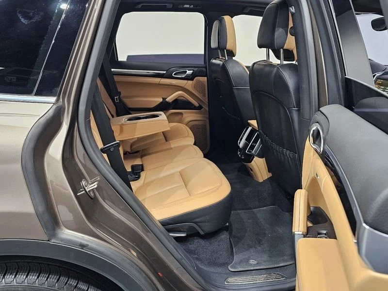 Porsche Cayenne 3.0 Diesel| 245к.с.| ВКЛ.ТЕХНОТЕСТ, снимка 11 - Автомобили и джипове - 55197707