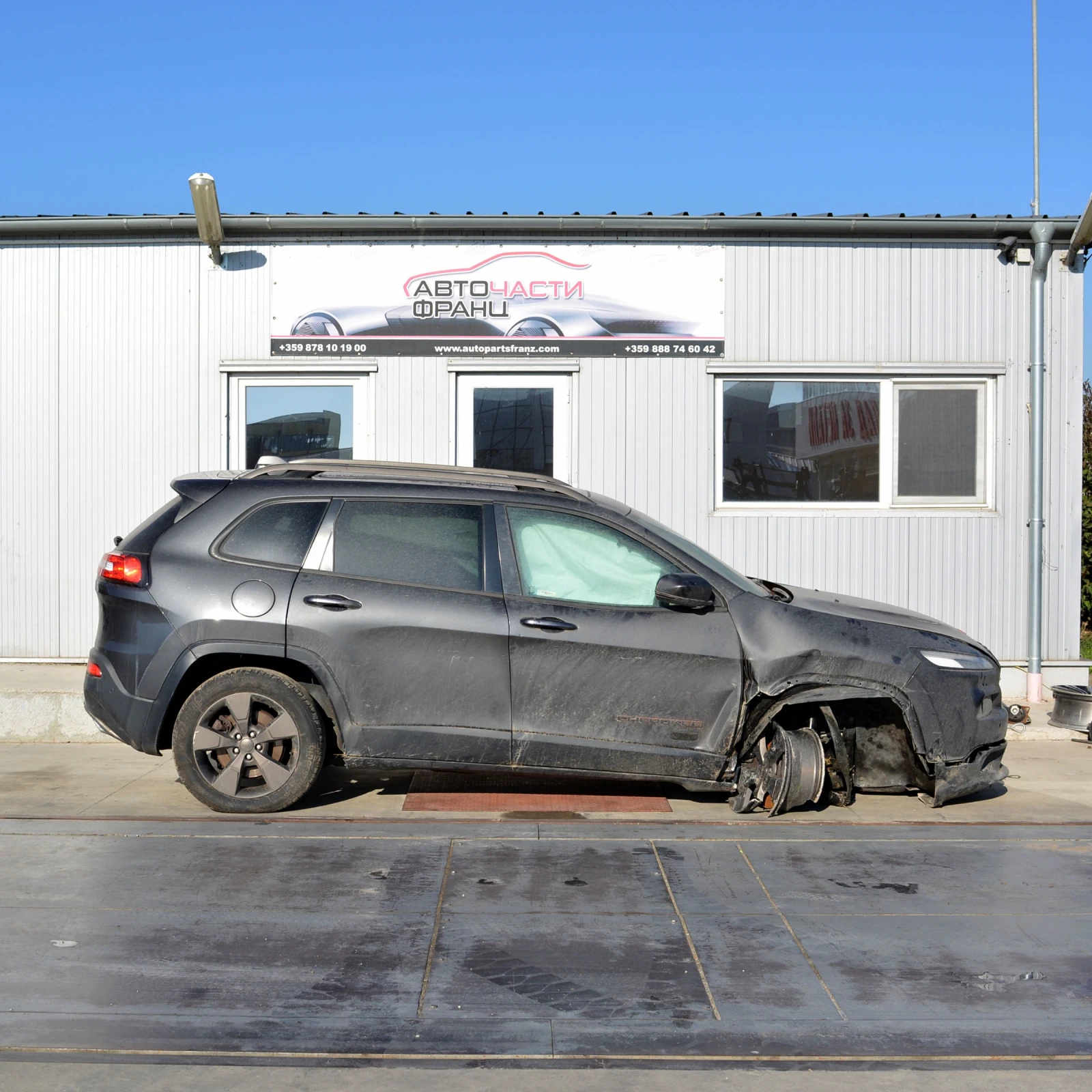 Jeep Cherokee 2.2 CRD - изображение 2