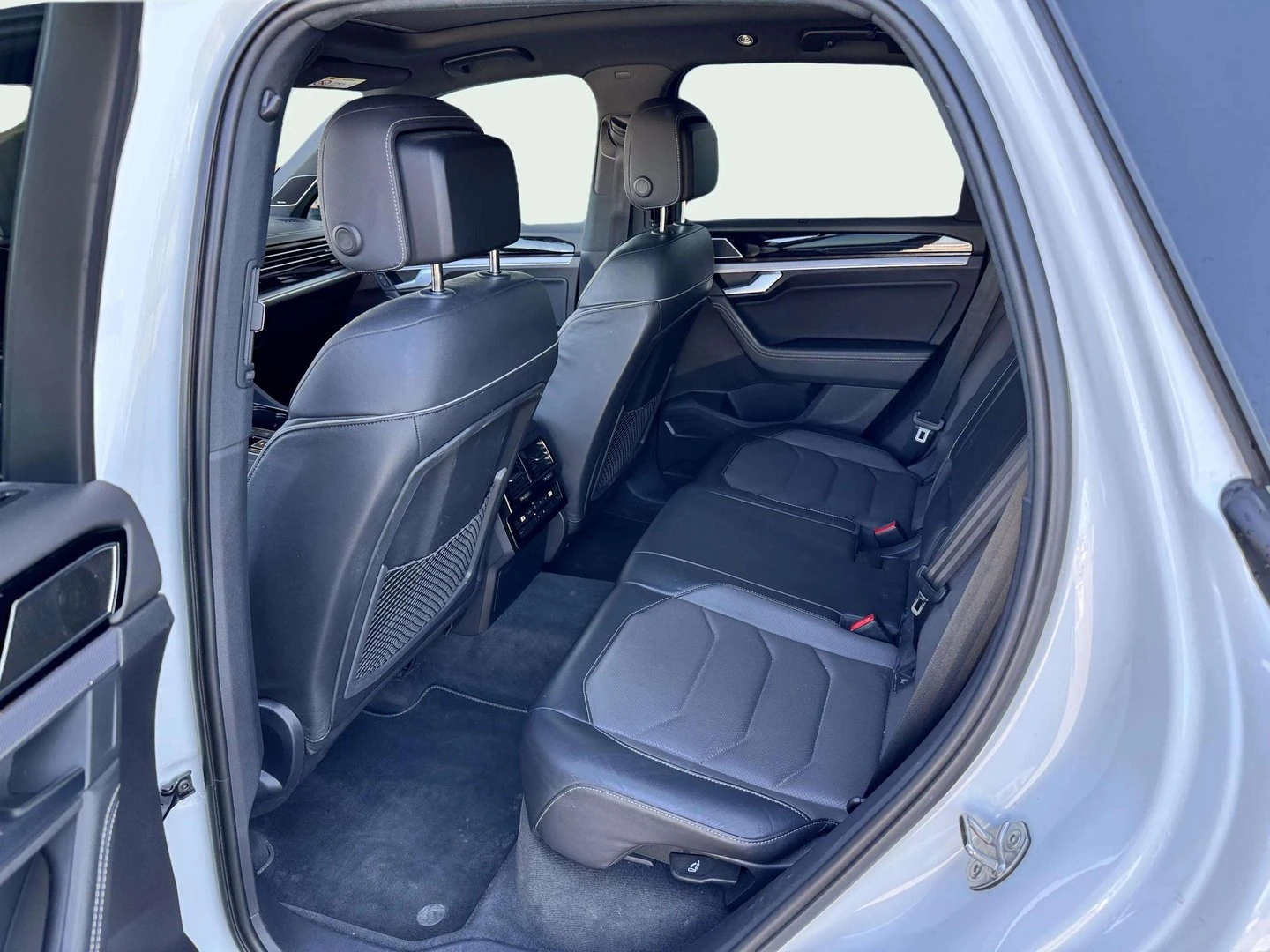 VW Touareg R-Line 3.0 V6 TDI SCR 4MOTION - изображение 8