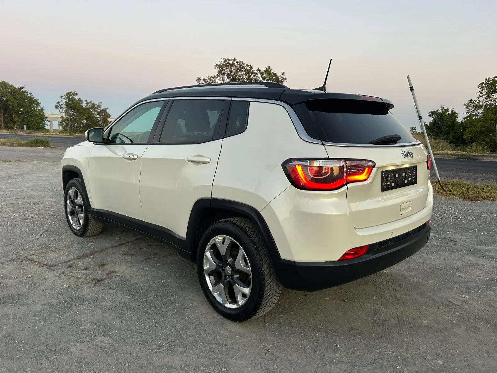 Jeep Compass 4Х4 / АВТОМАТИК / ДИСТРОНИК / CARPLAY / ЕВРО6В  - изображение 7