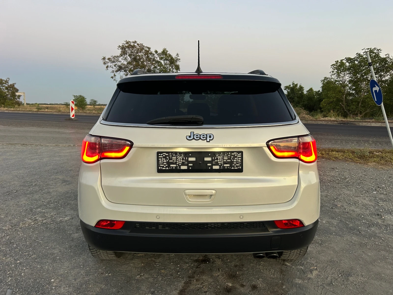 Jeep Compass 4Х4 / АВТОМАТИК / ДИСТРОНИК / CARPLAY / ЕВРО6В  - изображение 6