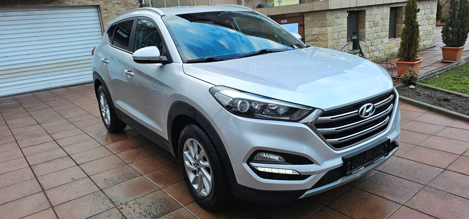 Hyundai Tucson 1.7CRDI !!! РЕАЛЕН ПРОБЕГ ! БЕЗУПРЕЧНО ТЕХ СЪСТОЯ - изображение 4