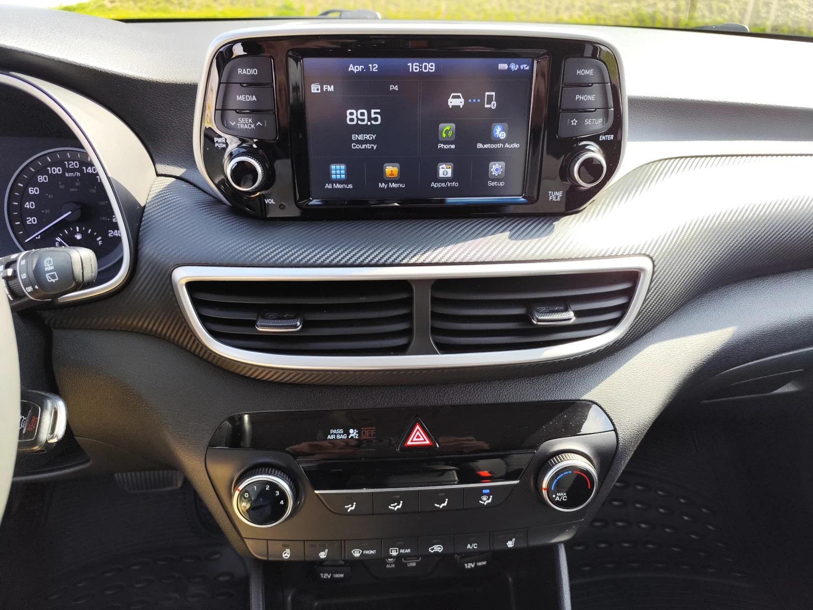 Hyundai Tucson 2.0/4x4, снимка 10 - Автомобили и джипове - 54175546