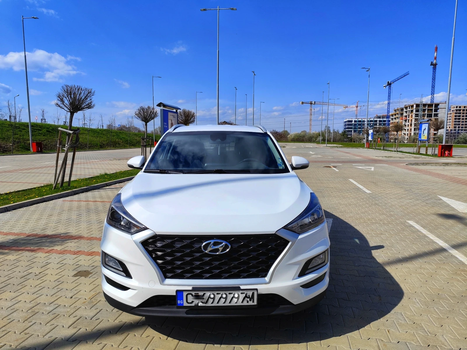 Hyundai Tucson 2.0/4x4, снимка 2 - Автомобили и джипове - 54175546