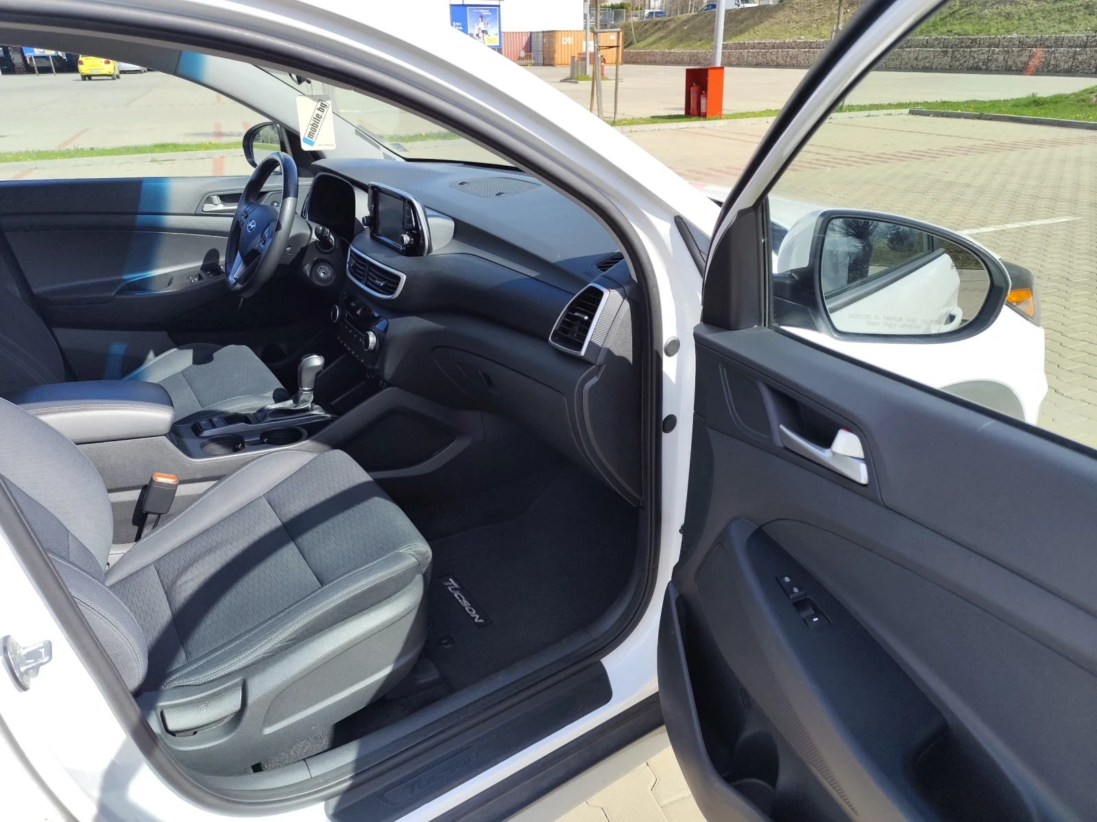 Hyundai Tucson 2.0/4x4, снимка 8 - Автомобили и джипове - 54175546