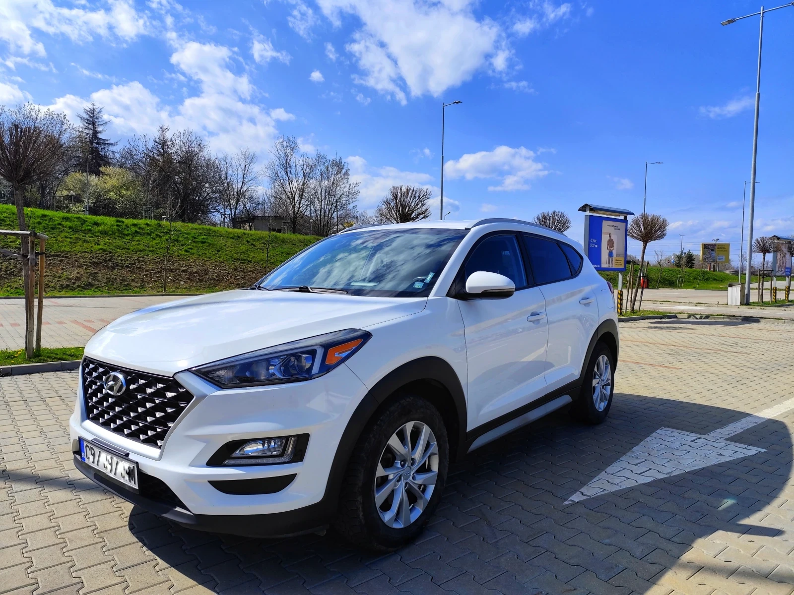 Hyundai Tucson 2.0/4x4, снимка 3 - Автомобили и джипове - 54175546