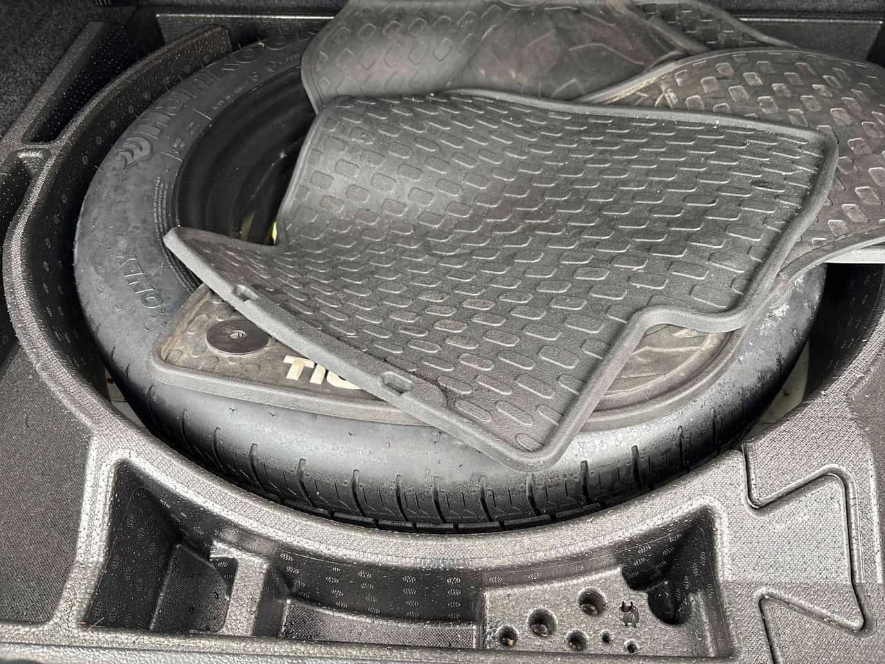 VW Tiguan * Comfortline * PANO* KEYLESS* ПОДГРЕВ* , снимка 16 - Автомобили и джипове - 54229062