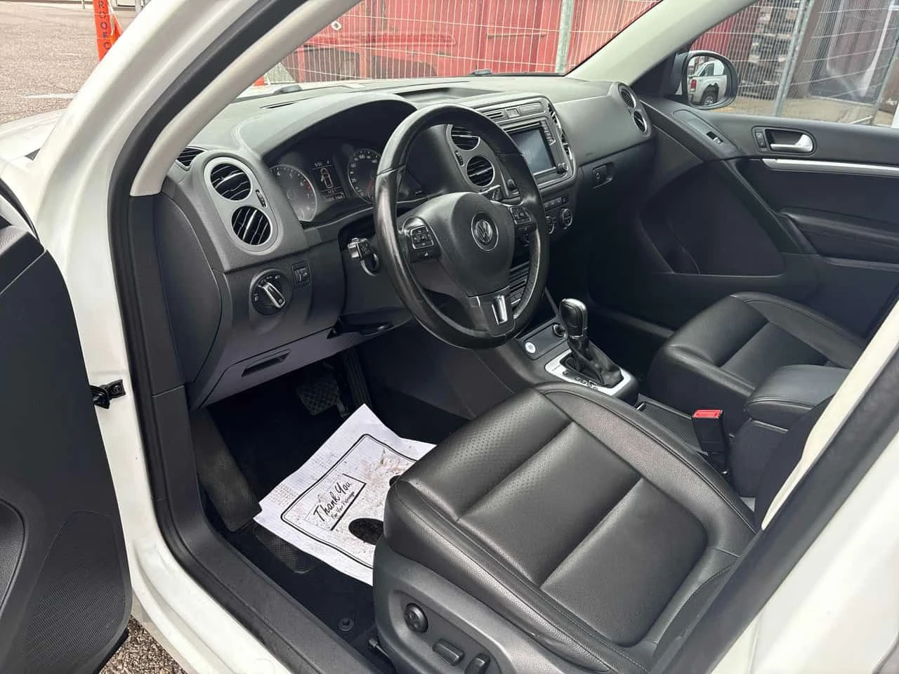 VW Tiguan * Comfortline * PANO* KEYLESS* ПОДГРЕВ* , снимка 5 - Автомобили и джипове - 54229062