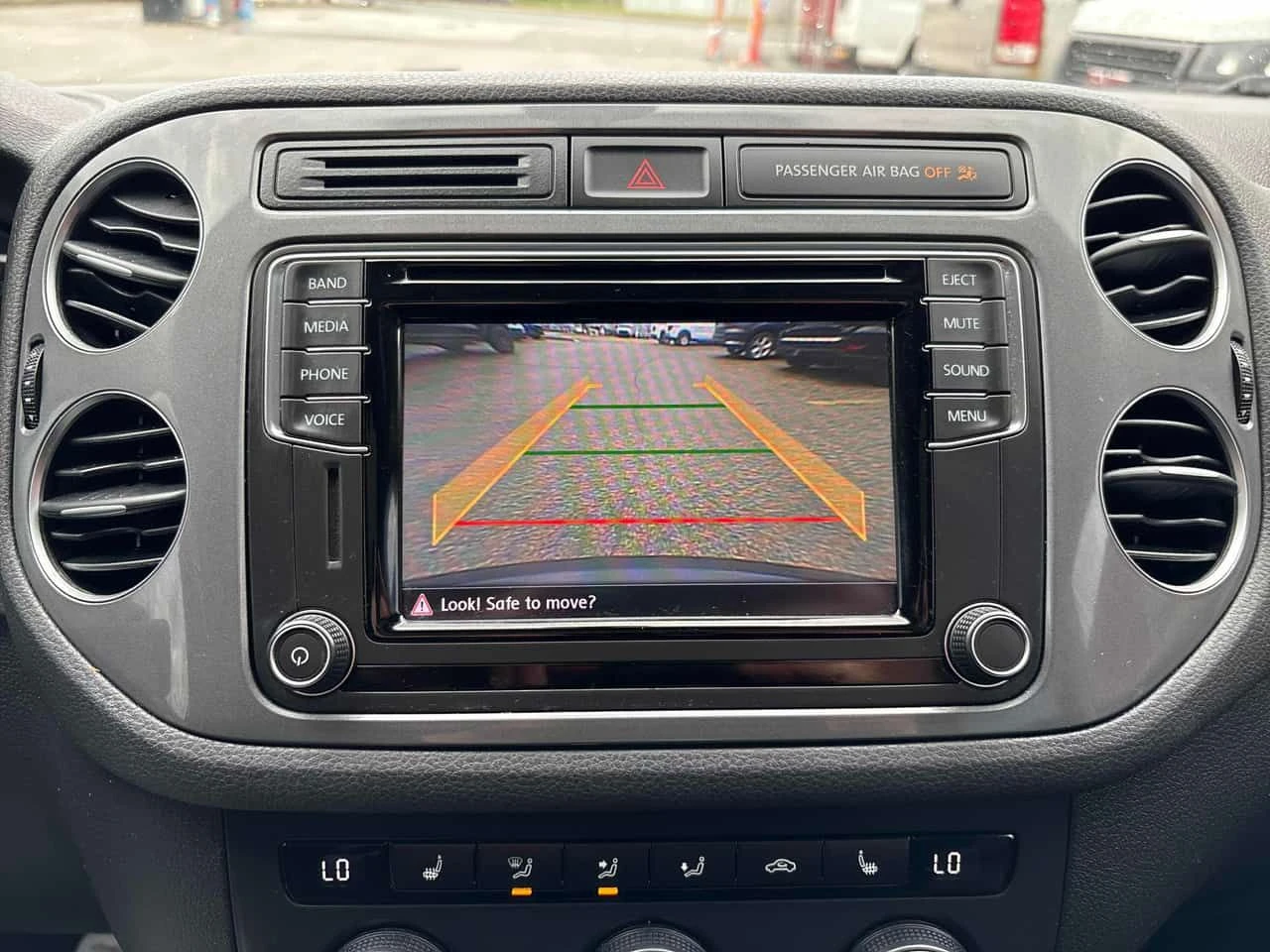 VW Tiguan * Comfortline * PANO* KEYLESS* ПОДГРЕВ* , снимка 10 - Автомобили и джипове - 54229062