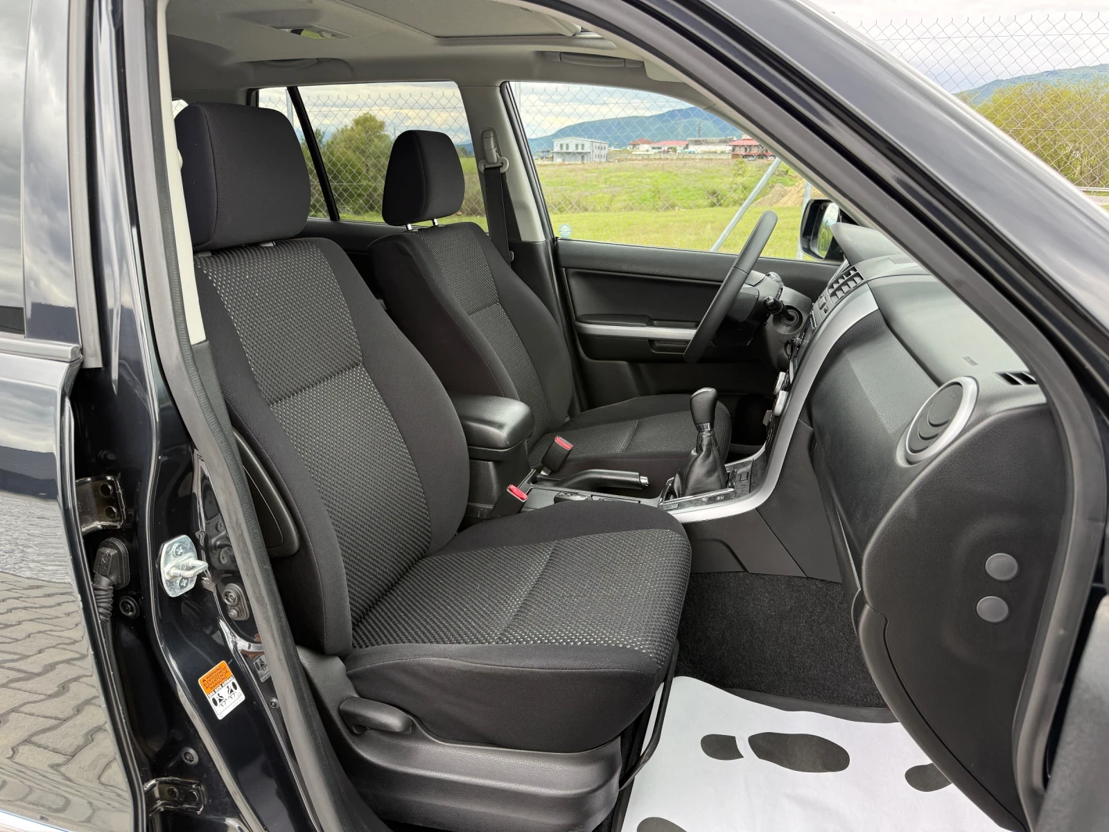 Suzuki Grand vitara 1.9 DDIS 4x4 , снимка 13 - Автомобили и джипове - 54384129