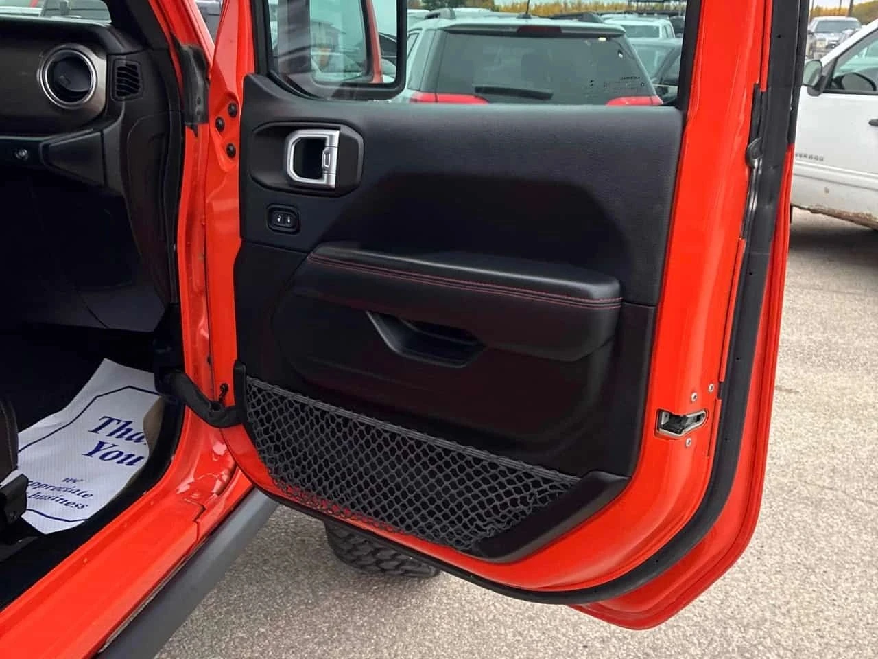 Jeep Wrangler, снимка 13 - Автомобили и джипове - 56688371