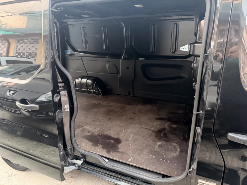 Renault Trafic 2.0dci L2H1 3 ""100000km!"", снимка 11 - Бусове и автобуси - 52062721