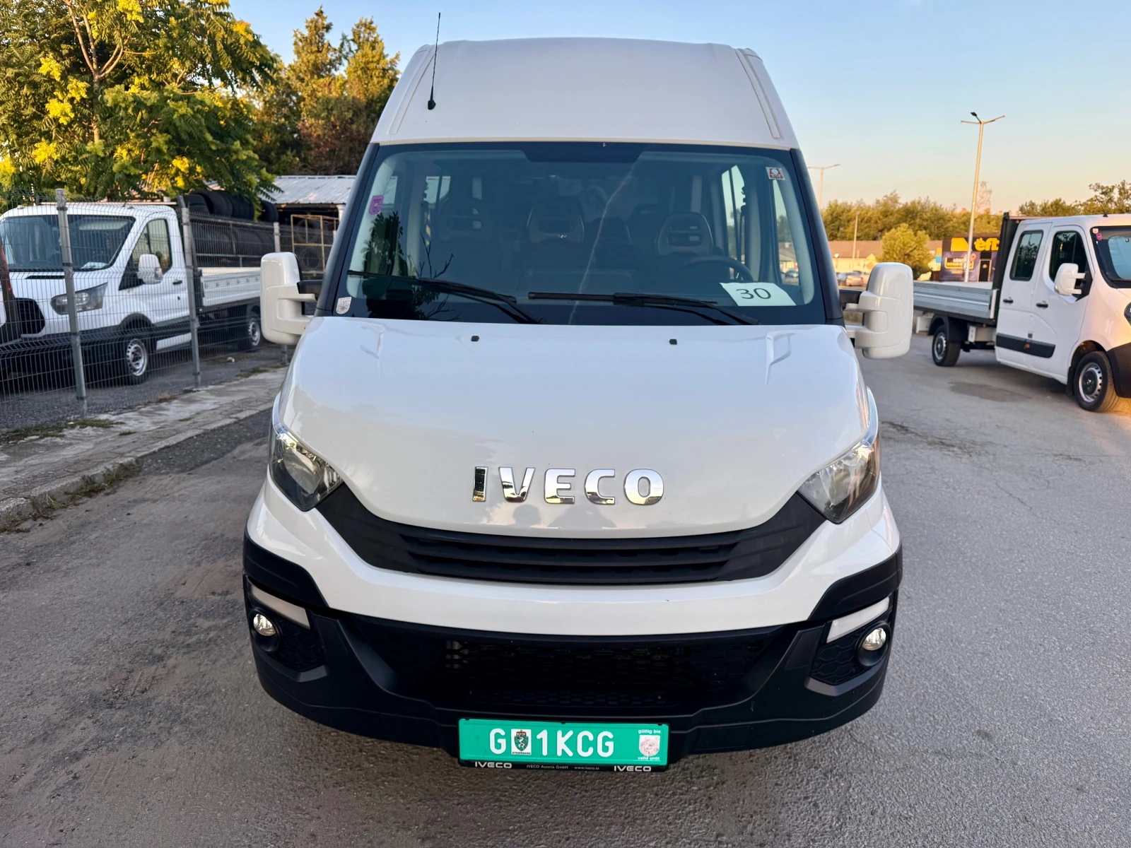 Iveco Daily 35S14 6 МЕСТА ЕВРО 6, снимка 8 - Бусове и автобуси - 55326191