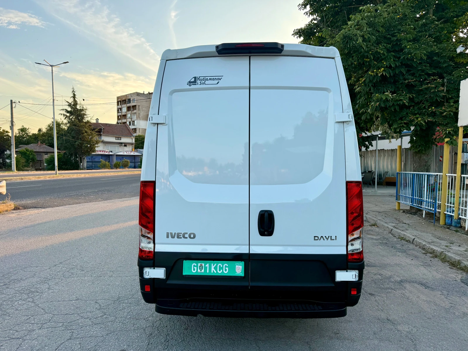Iveco Daily 35S14 6 МЕСТА ЕВРО 6, снимка 4 - Бусове и автобуси - 55326191