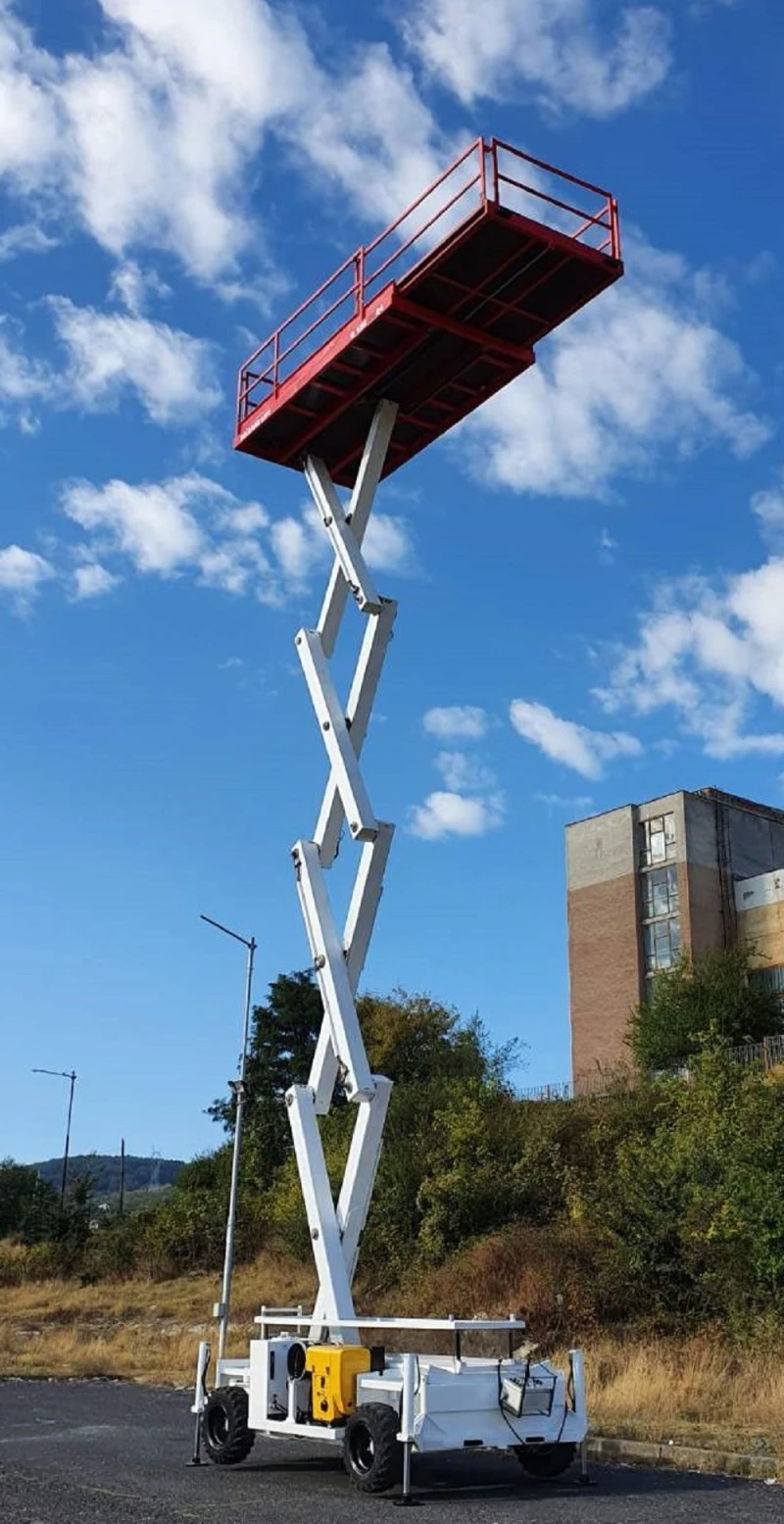 Автовишка Друга марка Holland Lift Q-135 DL 24  4x4, снимка 10 - Индустриална техника - 49312069