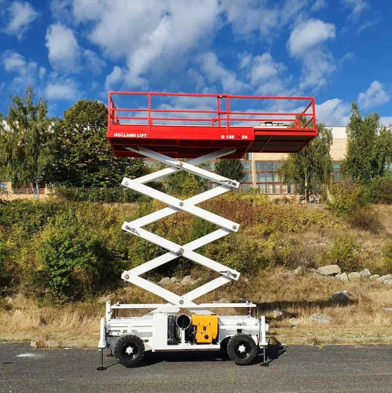 Автовишка Друга марка Holland Lift Q-135 DL 24  4x4, снимка 5 - Индустриална техника - 49312069