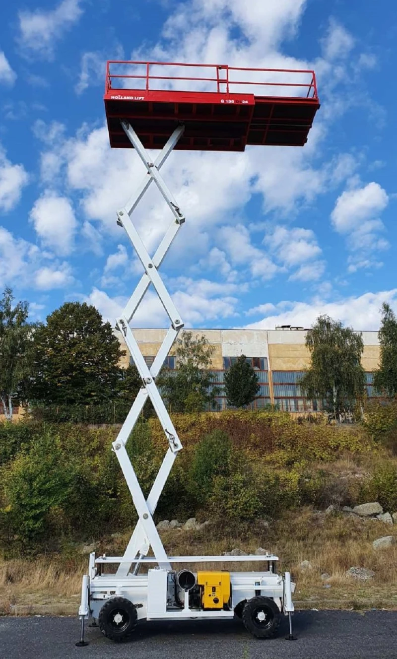 Автовишка Друга марка Holland Lift Q-135 DL 24  4x4, снимка 8 - Индустриална техника - 49312069