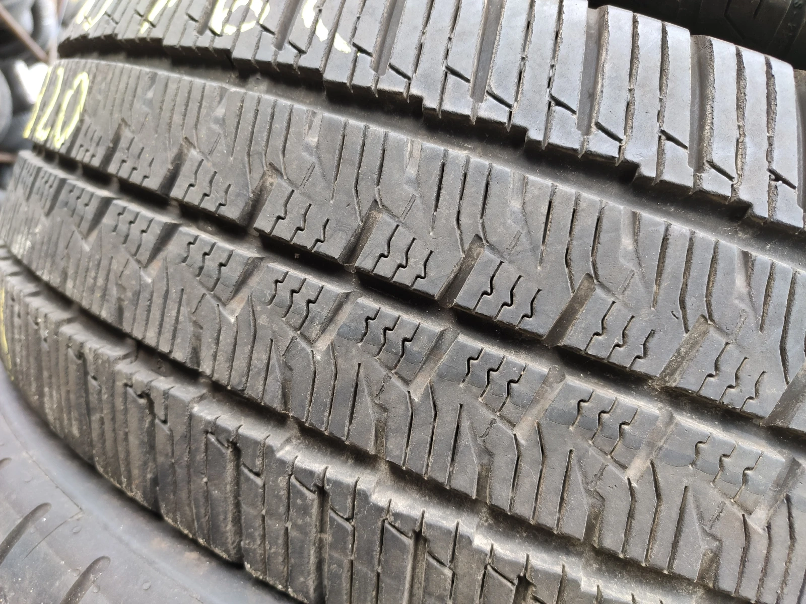 Гуми Всесезонни 225/65R16, снимка 4 - Гуми и джанти - 54174495