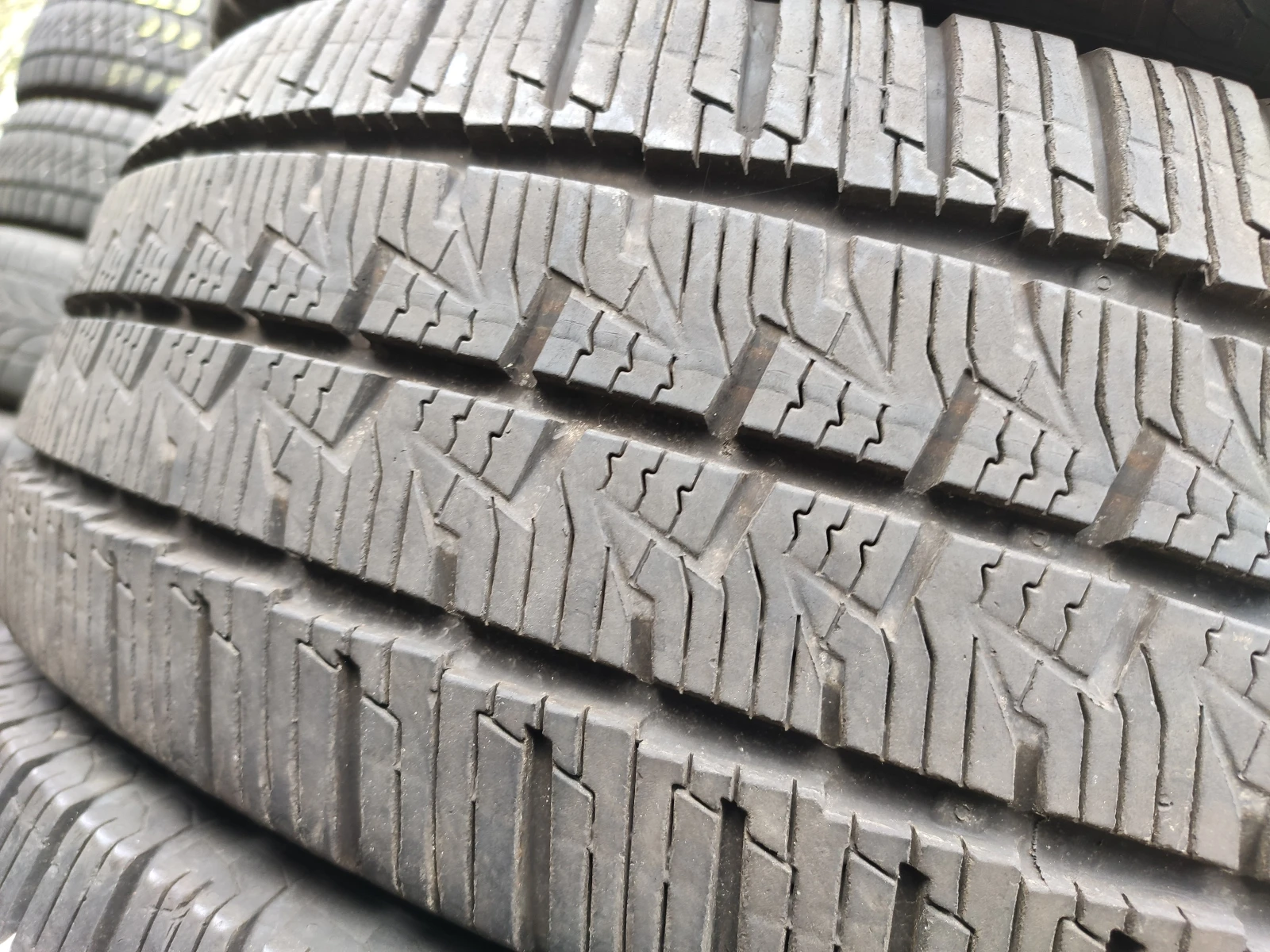 Гуми Всесезонни 225/65R16