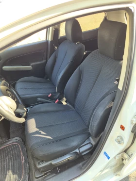 Mazda 2 1.5i, снимка 13