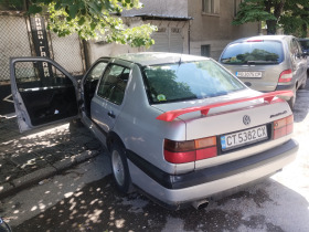 VW Vento, снимка 8 - Автомобили и джипове - 45682527