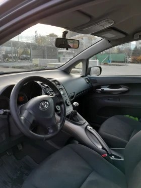 Toyota Auris 1.4 от първи собственик, снимка 7