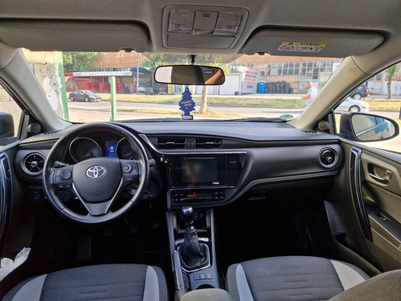 Toyota Auris, снимка 5 - Автомобили и джипове - 47185190