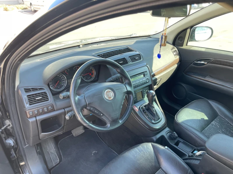 Fiat Croma 1.9 150 Автомат, снимка 9 - Автомобили и джипове - 48163711