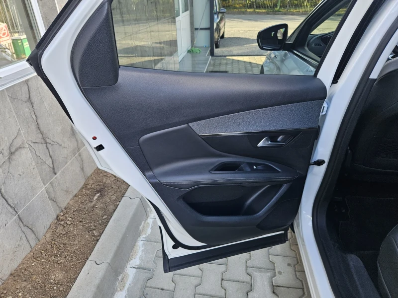 Peugeot 3008 Plug in hybrid , снимка 12 - Автомобили и джипове - 51759989