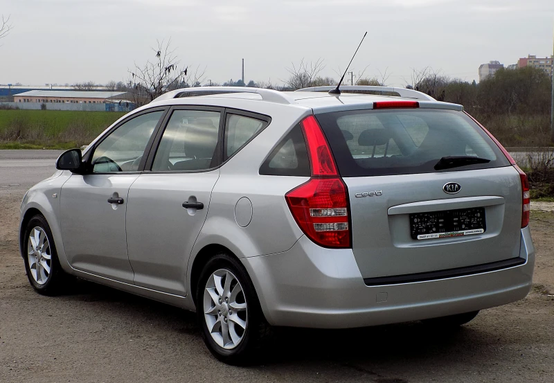 Kia Ceed 1.4i/105к./РЕАЛНИ КМ/ОБСЛУЖЕНА, снимка 5 - Автомобили и джипове - 52860546