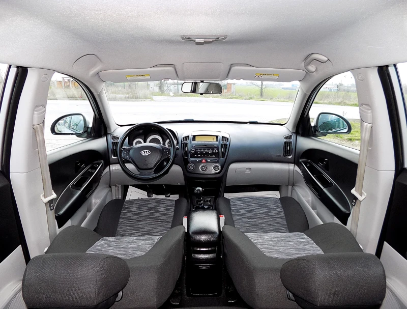 Kia Ceed 1.4i/105к./РЕАЛНИ КМ/ОБСЛУЖЕНА, снимка 8 - Автомобили и джипове - 52860546