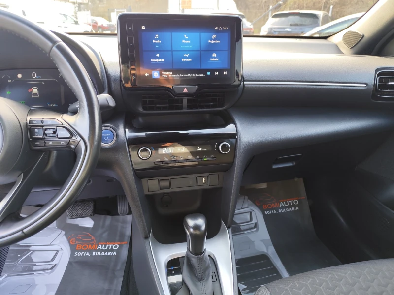 Toyota Yaris Cross 1.5HYBRID* АВТОМАТИК* LED* NAVI* CAMERA* , снимка 9 - Автомобили и джипове - 52875260