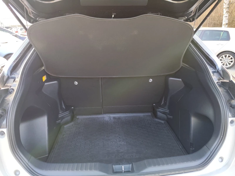 Toyota Yaris Cross 1.5HYBRID* АВТОМАТИК* LED* NAVI* CAMERA* , снимка 13 - Автомобили и джипове - 52875260