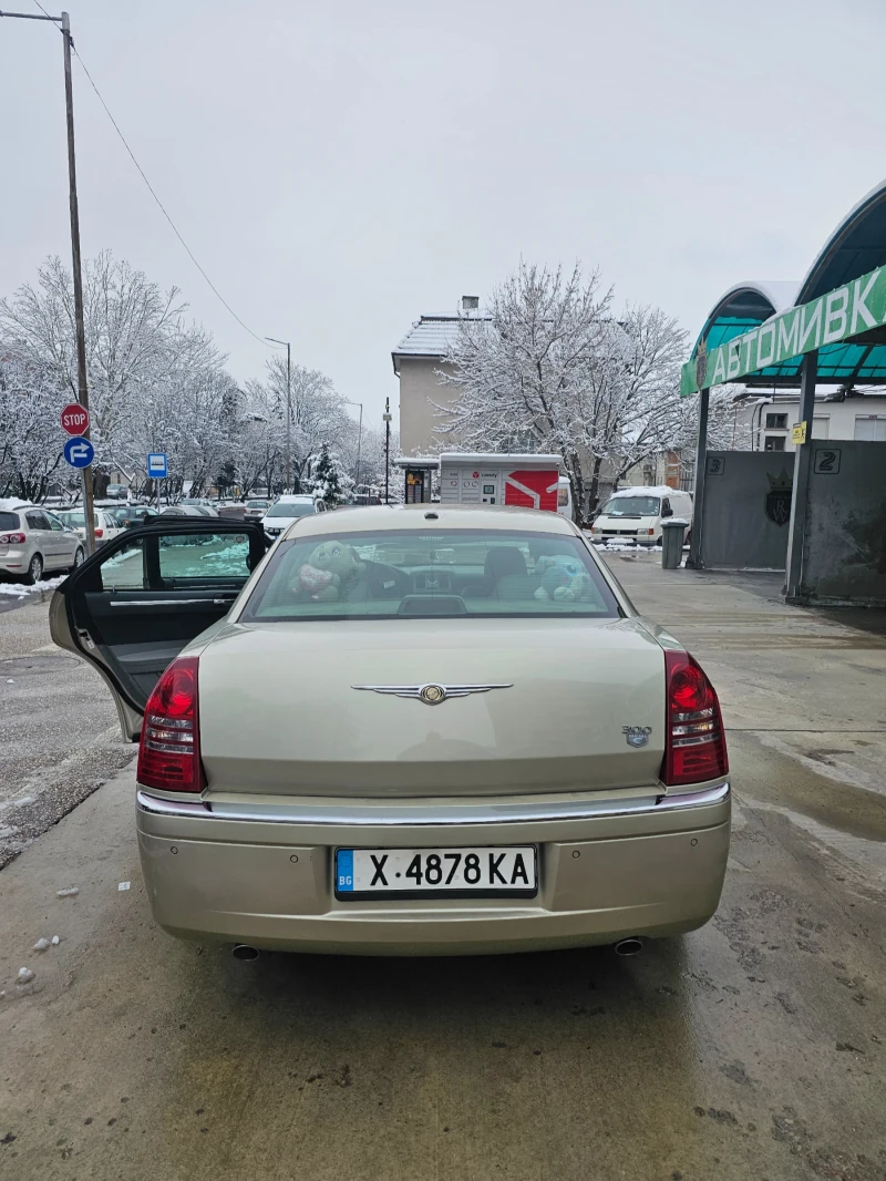 Chrysler 300c, снимка 7 - Автомобили и джипове - 53406336