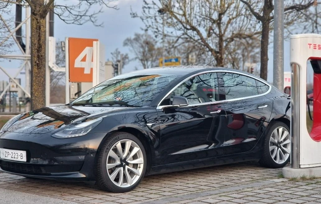 Tesla Model 3 Long Range, 4x4, Европейска - изображение 7