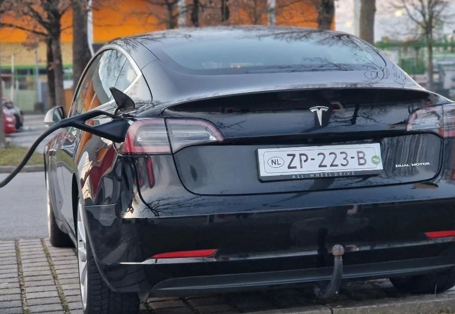 Tesla Model 3 Long Range, 4x4, Европейска - изображение 3