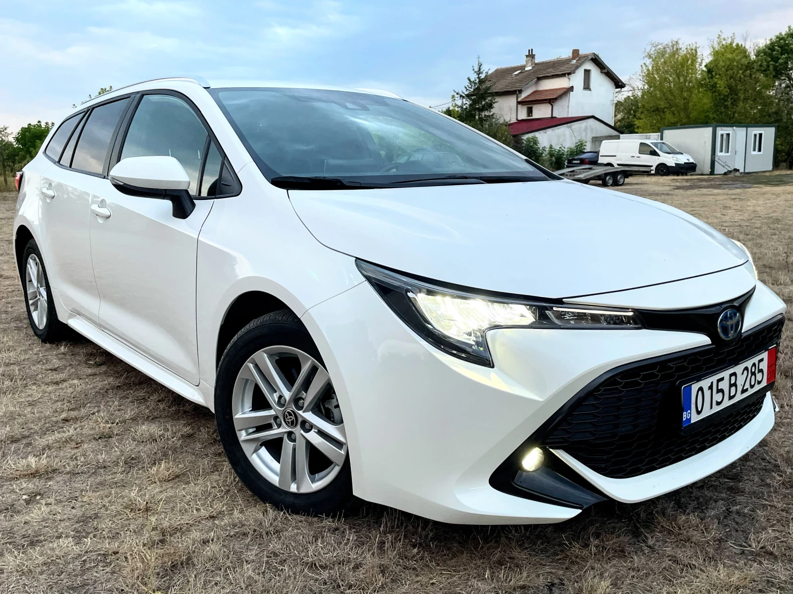 Toyota Corolla 1.8HYBRID///ГАРАНЦИОНЕН///11000КМ///DISTRONIC///  - изображение 4