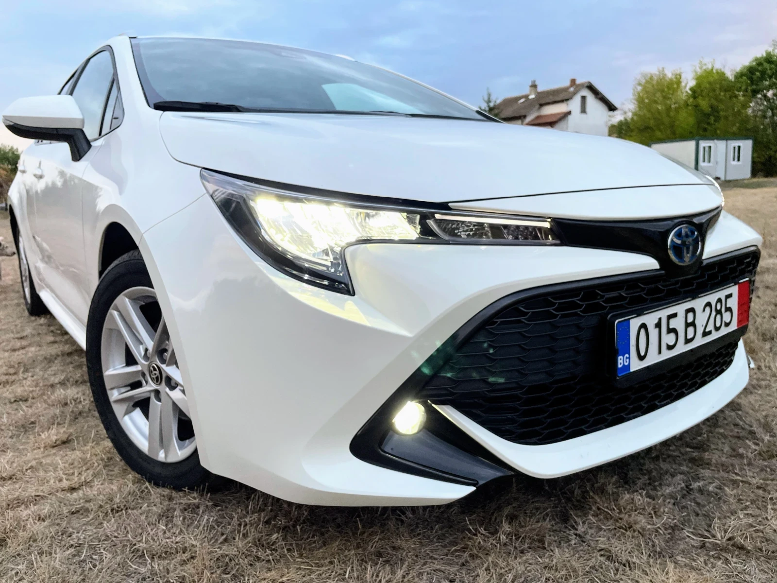 Toyota Corolla 1.8HYBRID///ГАРАНЦИОНЕН///11000КМ///DISTRONIC///  - изображение 6