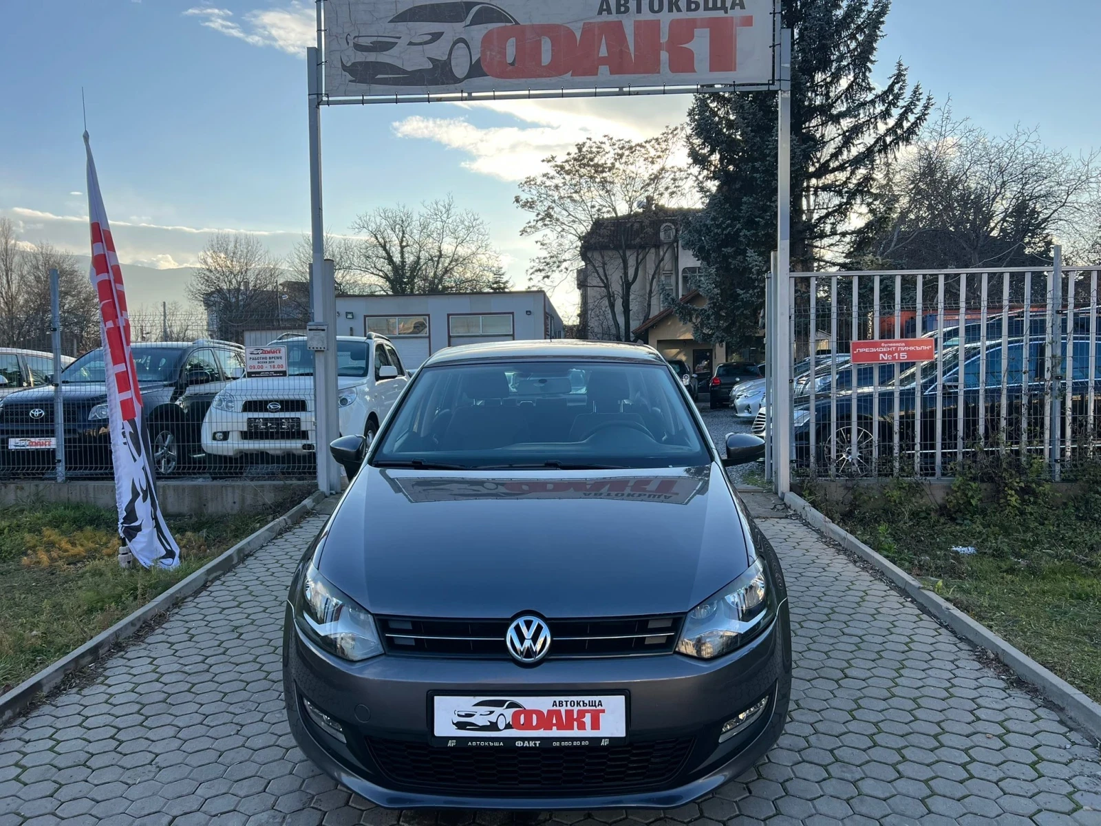 VW Polo 1.2i/СЕРВИЗНА ИСТОРИЯ ! ! !  - изображение 2