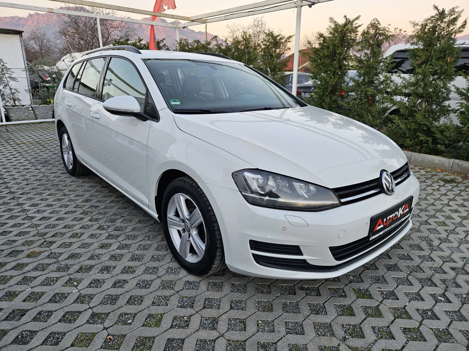 VW Golf 2.0TDI-150кс= 6СКОРОСТИ= МАСАЖ= НАВИ= EURO 6 - изображение 2