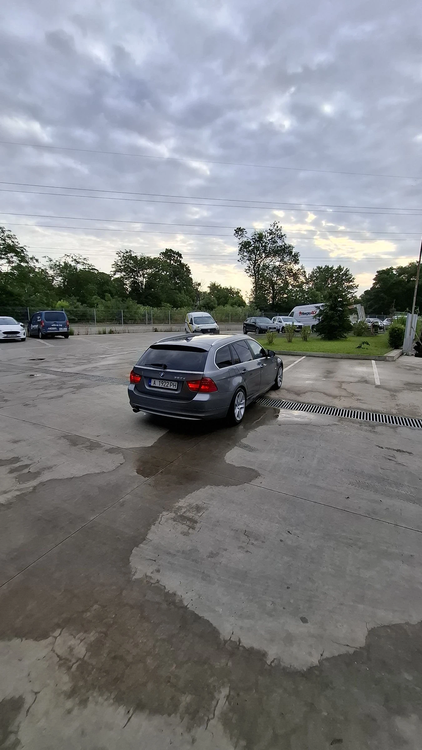 BMW 320 2011г - изображение 3