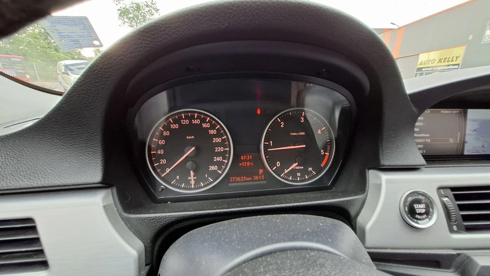 BMW 320 2011г - изображение 7